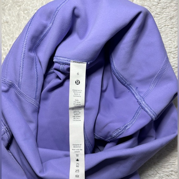 Lululemon purple / lilac leggings size 6 with pockets. - Picture 2 of 6